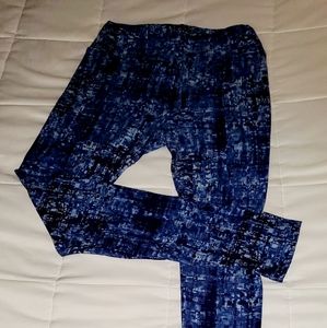 Lularoe leggings and shirt
